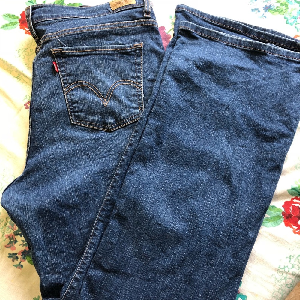 Boot cut slimming jeans